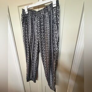 American Eagle Outfitters Black and White Geometric Wide Leg Pants